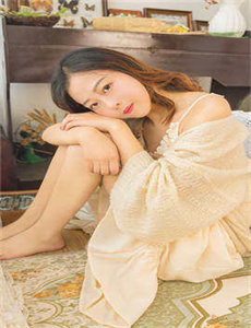 艳妇扶着巨龙缓缓坐下小说
